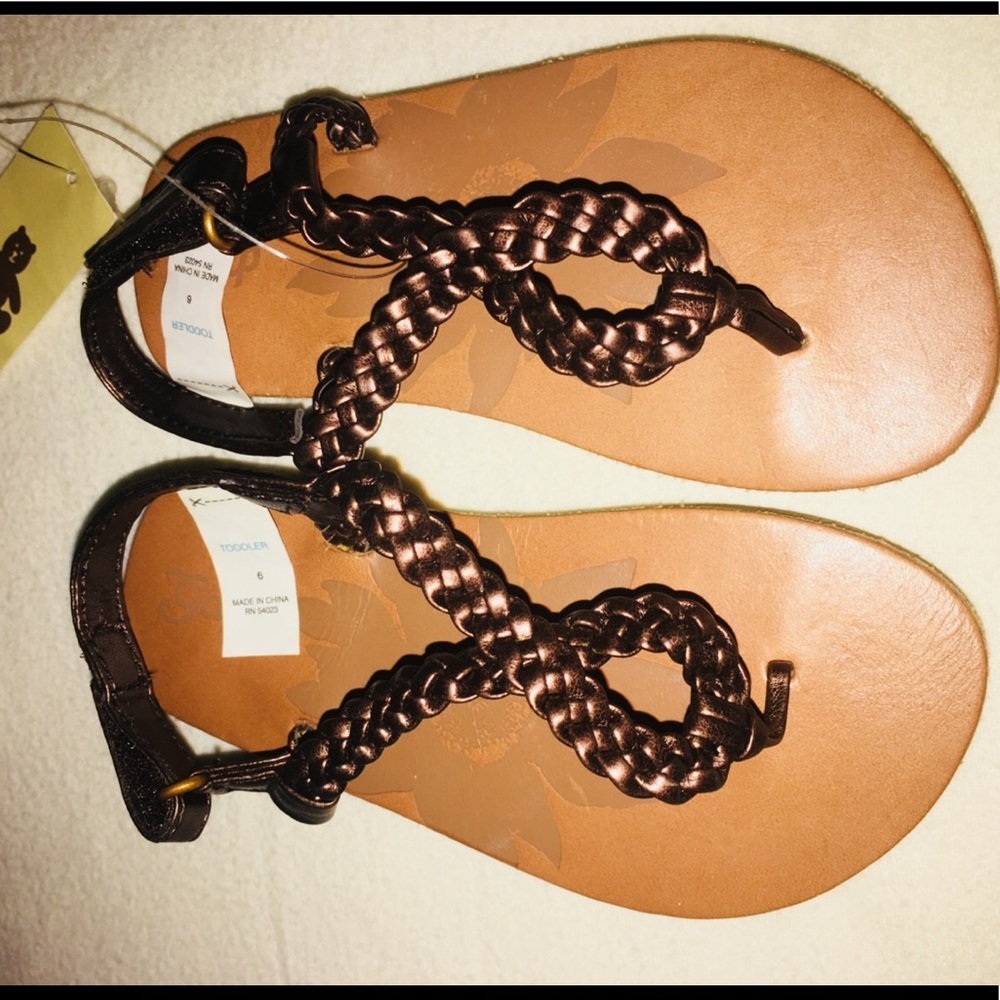 Gorgeous Gap girls Sz 6T sandal. Bronze weave. New